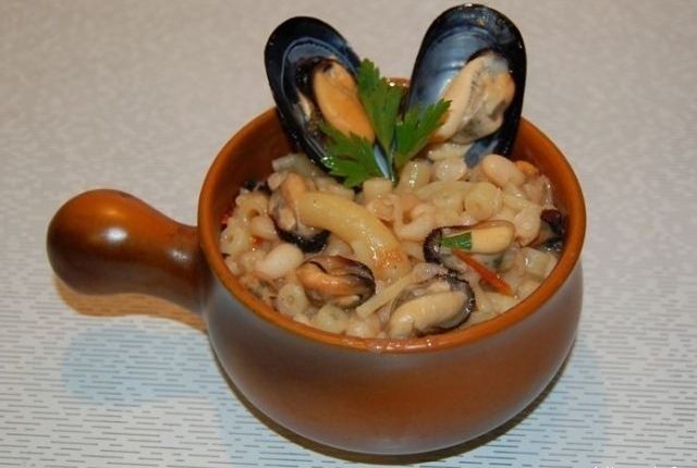 Pasta e fagioli con le cozze per la Giornata Internazionale delle Cucine Italiane